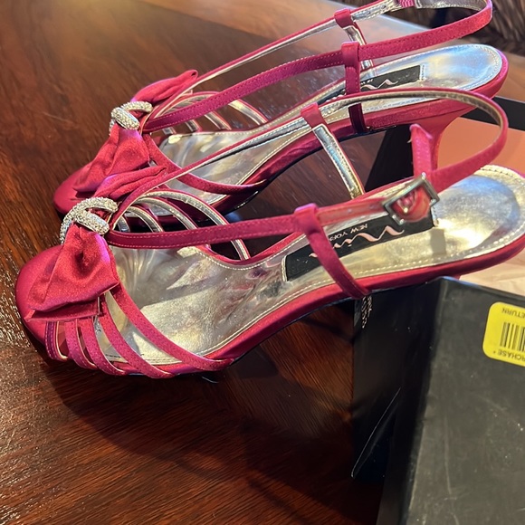 Nina girls shoes size 7m like new - Picture 4 of 7